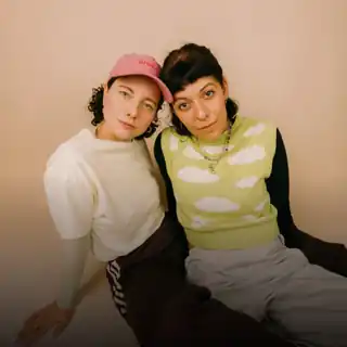 2 girls 1 club (disco house)