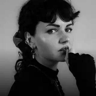 Caniche opens Tresor at 23:00