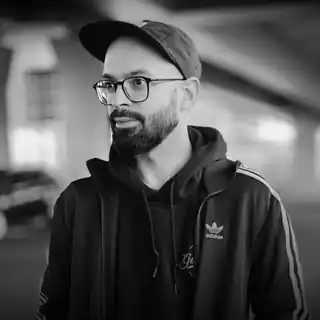Chris Ejarb Chris Ejarb