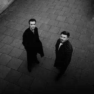 🔴 Close Proximity