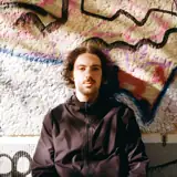 Künstlerprofil von Darcy Mahady Künstlerprofil von Darcy Mahady