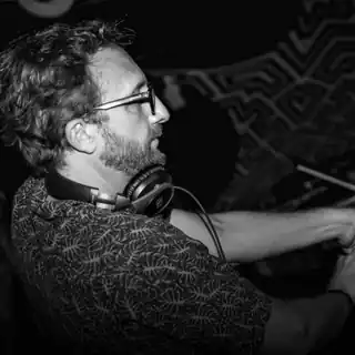Dj Dhira - Digital Shamans Records Dj Dhira - Digital Shamans Records