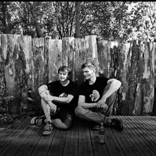 Éner und Stelzenläufer (downtempo)