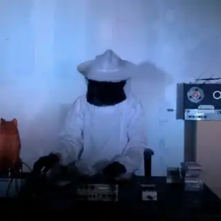 Das Kinn (angry german elektro)