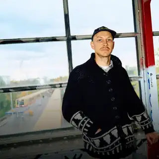 🔴 Julian Bainbridge