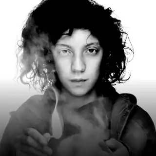 🔴 Léonie Pernet