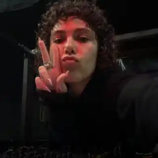 LEYLA LEYLA