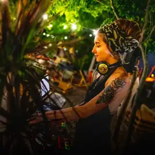 Dasha Fyah & Natty Pati