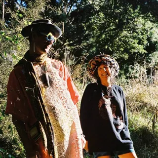 🔴 Pretty Fly & A White Guy