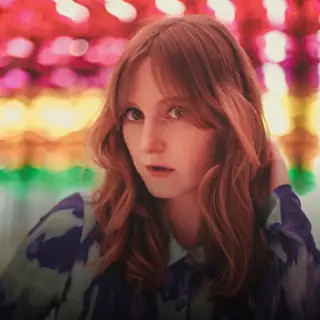 🔴 Sara Miller
