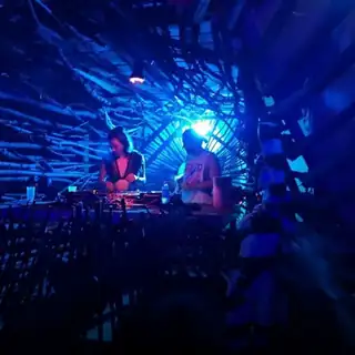 🔴 Adri Tüde & The Bille