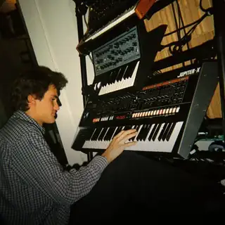 🔴 Toolate Groove b2b Bass Toast