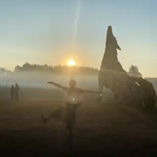 Set pour Summer Contrast festival 2024 mis en ligne sur SoundCloud il y a l’année dernière