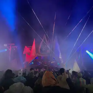 Set pour Summer Contrast festival 2024 mis en ligne sur SoundCloud il y a l’année dernière
