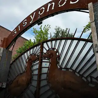 Set for Sisyphos Georgie‘s Endendaans uploaded to SoundCloud last year