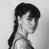 Zelyna je Belle artist profile